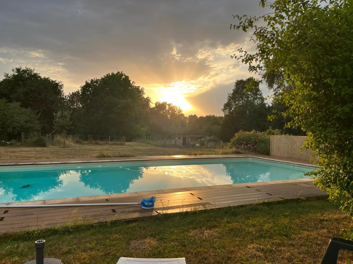 Maison Perigord Vert Piscine Et Spa La Roche-Chalais Luaran gambar