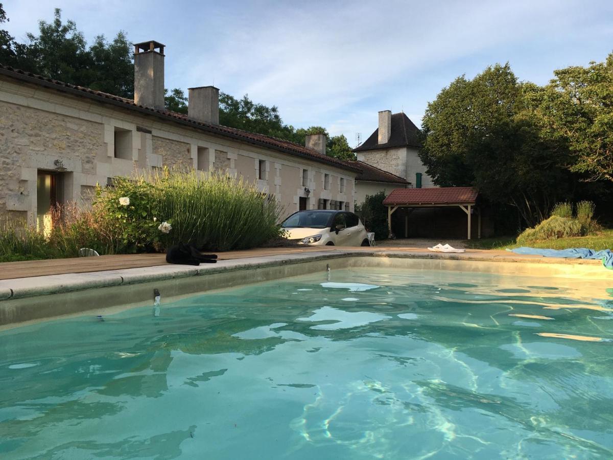 Maison Perigord Vert Piscine Et Spa La Roche-Chalais Luaran gambar
