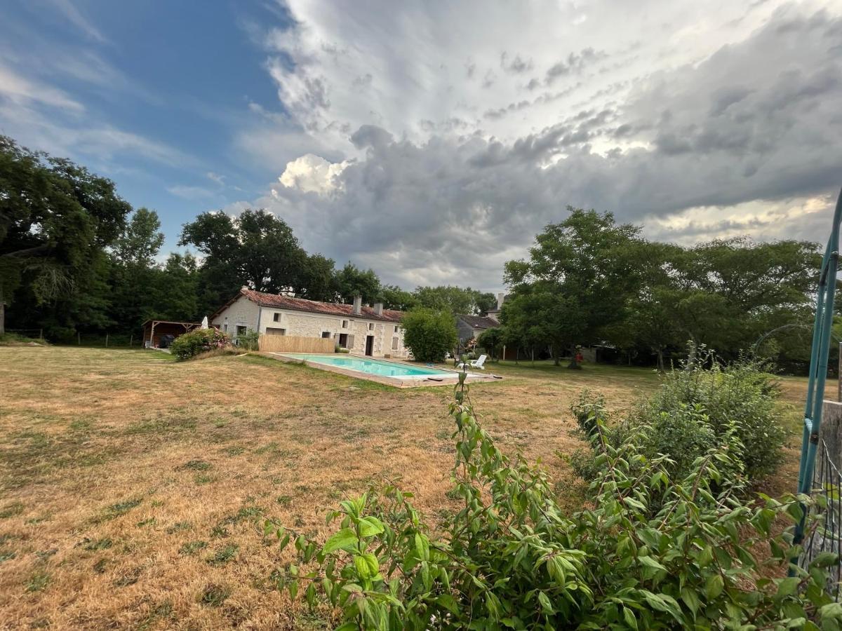 Maison Perigord Vert Piscine Et Spa La Roche-Chalais Luaran gambar