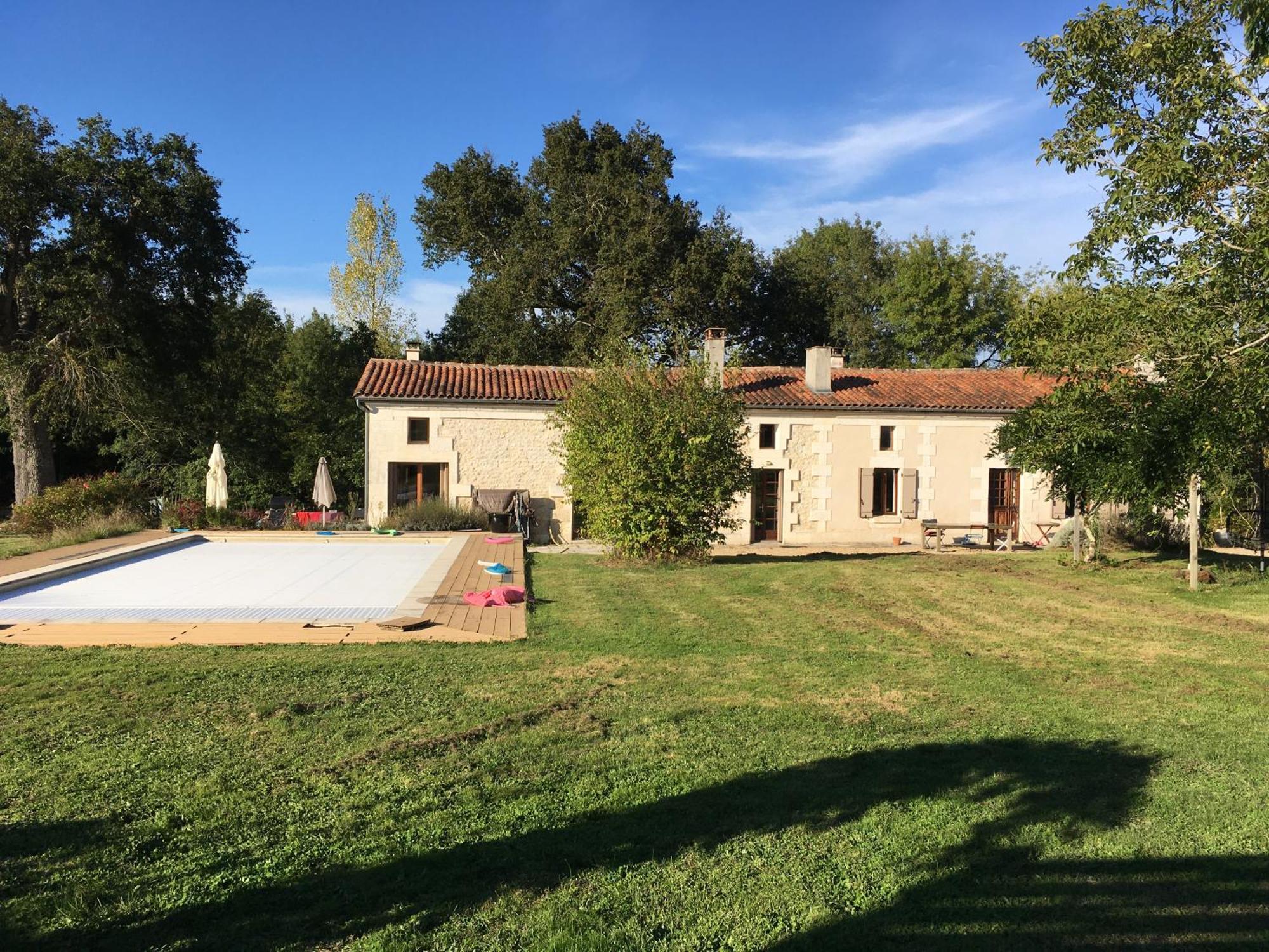 Maison Perigord Vert Piscine Et Spa La Roche-Chalais Luaran gambar